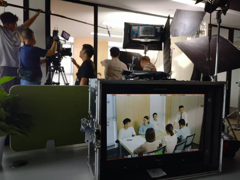 南涧TVC拍摄公司：科技产品视觉化大师，诠释未来感与功能美学